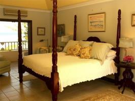 4 Bedroom Villa - Runaway Bay Εξωτερικό φωτογραφία
